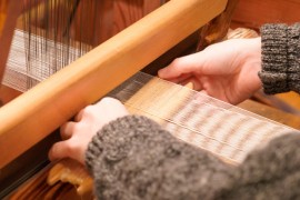 Trying Out Ramie Weaving in Showa Village