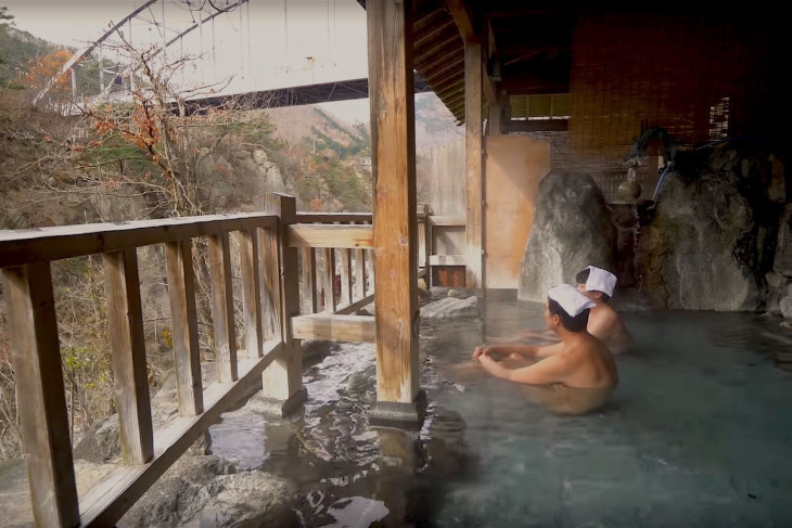 일본의 온천의 목욕탕