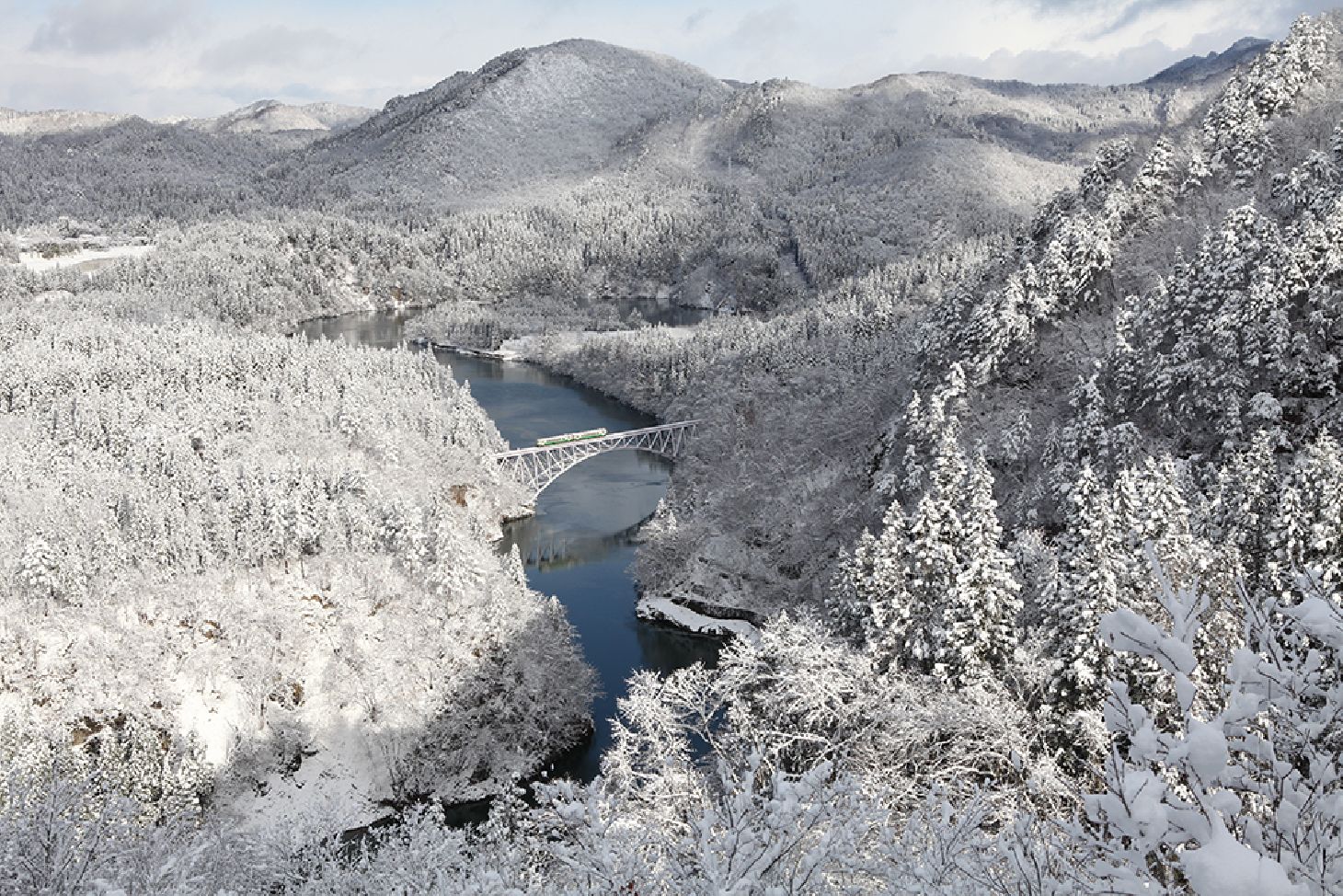Guide to Visiting the Famous Tadami River Bridge Viewpoint