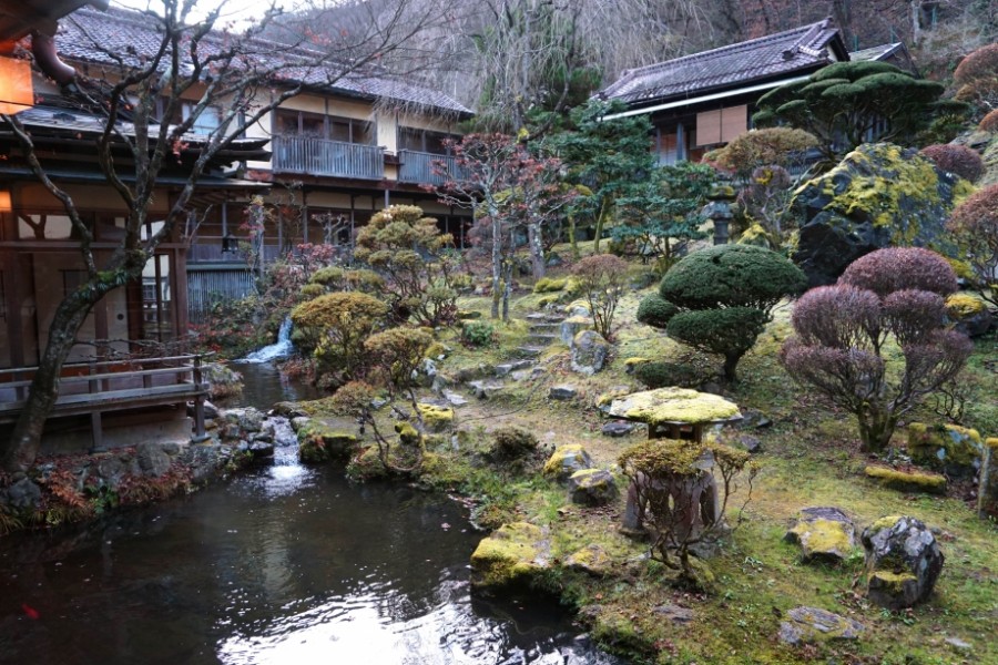 Onsen & Sightseeing in Aizu by Train