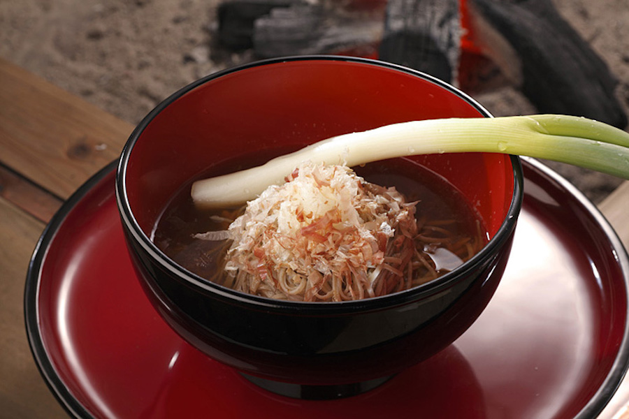 ทานเนงิ โซบะเป็นมื้อกลางวันและเดินเที่ยว